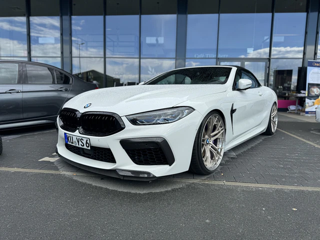 Fahrzeugdetail beim Treffen