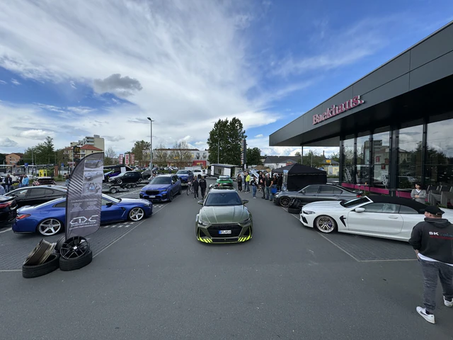 Tuning Fahrzeug und Eventgelände